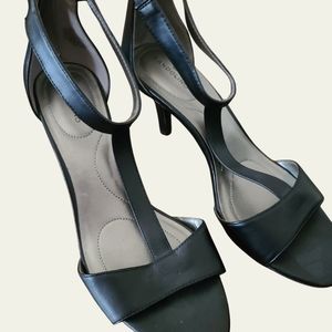 Open toed dress heels